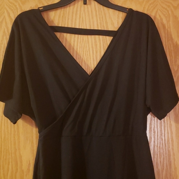V-Neck Black Cocktail Dress - Picture 6 of 10